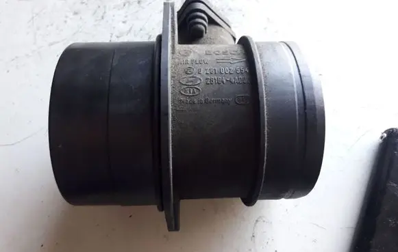 KIA Sorento Mass air flow meter 0281002554
