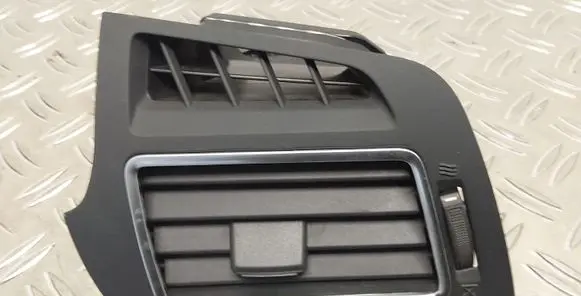 Toyota Verso Dashboard side air vent grill/cover trim 556500F020