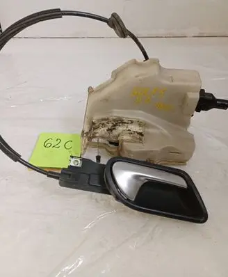 Volkswagen Golf V Front door lock 1212123