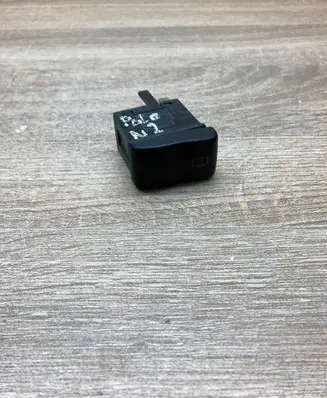 Volkswagen Caddy Windscreen/window heater switch 6N1959621