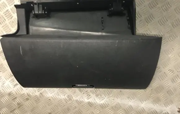 Chevrolet Captiva Glove box