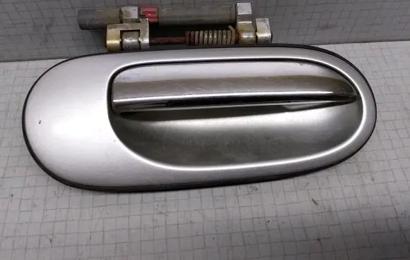 Nissan Almera Tino Front door exterior handle
