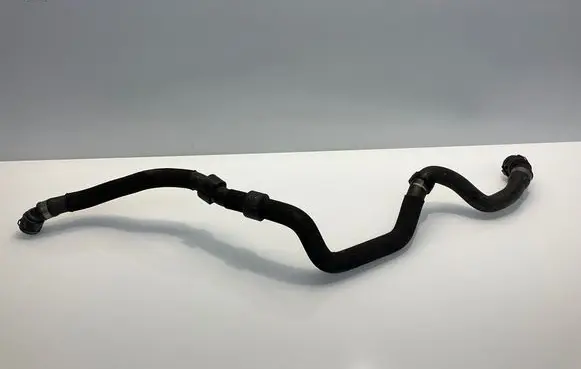 Engine coolant pipe/hose