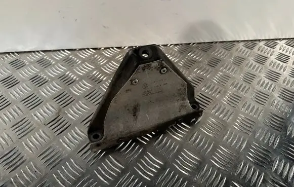 BMW 7 F01 F02 F03 F04 Engine mounting bracket 6777628