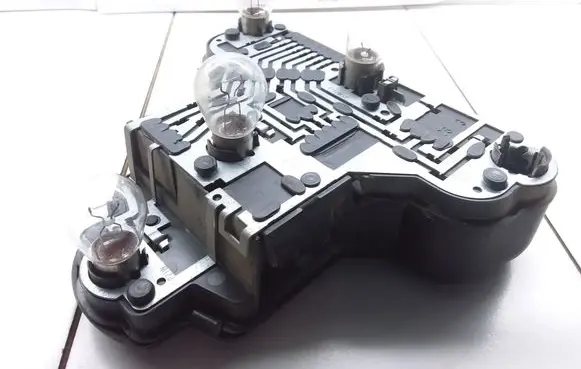 Volkswagen Golf III Tail light bulb cover holder 1H6945520