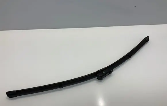 Windshield/front glass wiper blade