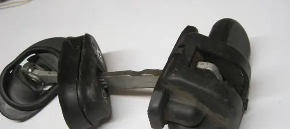 Maserati Quattroporte Rear door check strap stopper 66514400