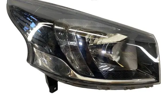 Opel Vivaro Headlight/headlamp 260107798R 1EE01156506 93867953