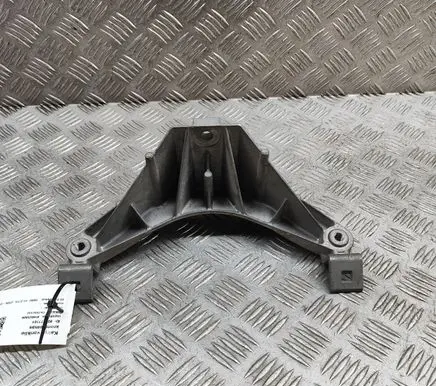 BMW X5 E70 Engine mounting bracket 7137238