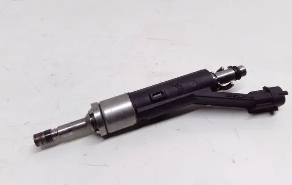 Opel Grandland X Fuel injector 9822715980 51702011945