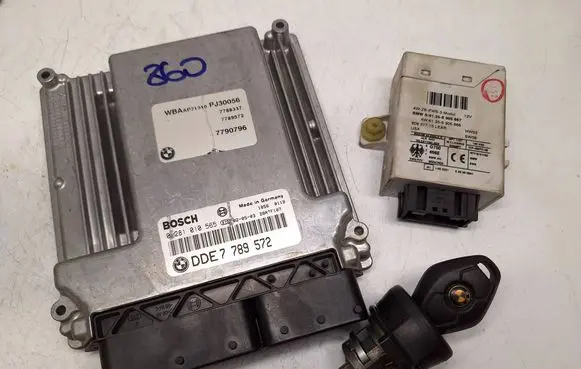 BMW 3 E46 Engine ECU kit and lock set 7789572 13617789572 0281010565