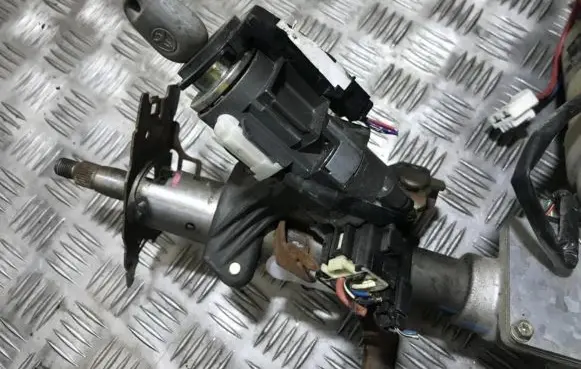 Toyota Corolla E120 E130 Ignition lock 8978302020 89783-02020
