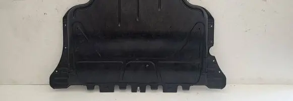 Volkswagen PASSAT B8 Engine splash shield/under tray 3Q0825236D