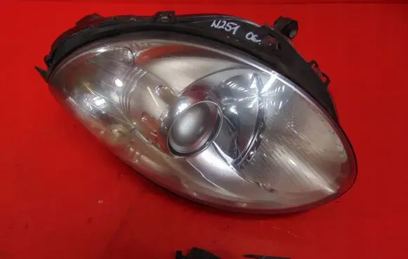 Mercedes-Benz R W251 Headlight/headlamp
