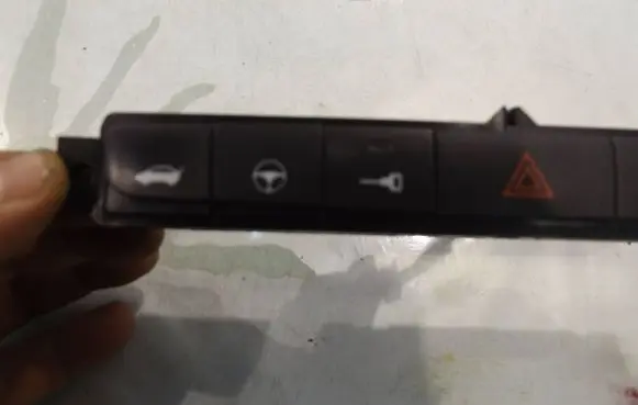 Fiat Grande Punto Hazard light switch 61092100
