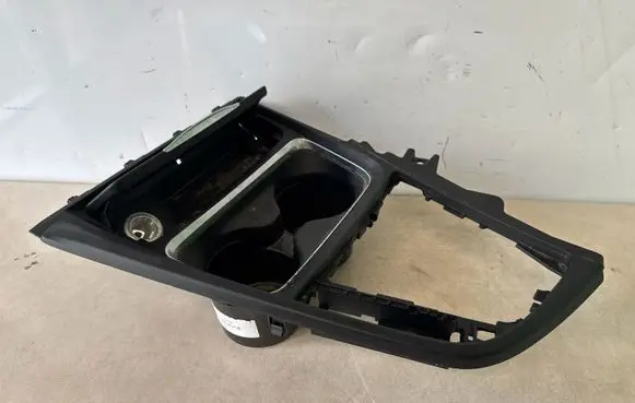 BMW 4 F32 F33 Cup holder front 9218925