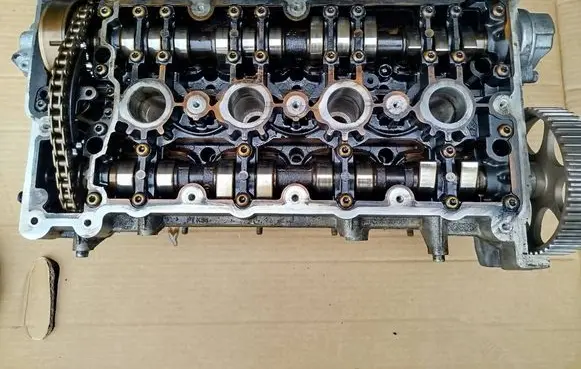 Audi A4 S4 B6 8E 8H Engine head 06B103373AM