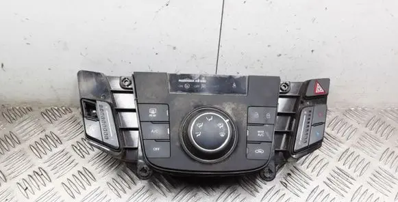 Hyundai i40 Climate control unit 972503ZRG0 C200346500