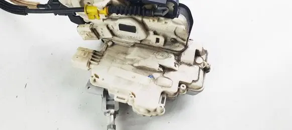 Audi A7 S7 4G Front door lock A046879988