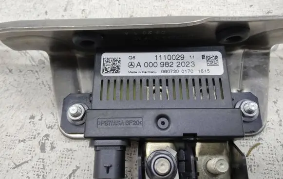 Mercedes-Benz C W205 Other relay A0009822023 1110029 0607200170
