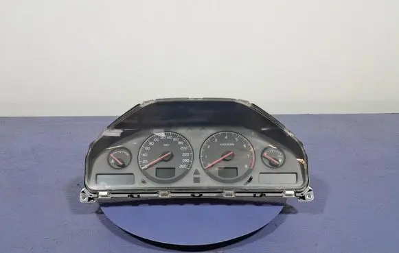 Volvo S60 Speedometer (instrument cluster) 9499668