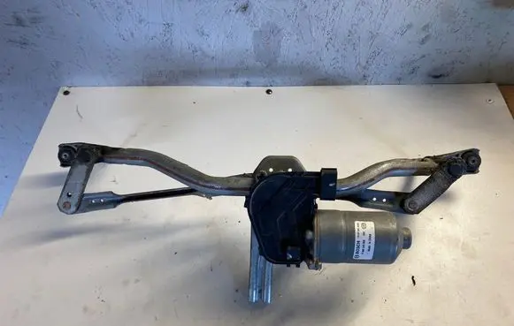 Renault Trafic III (X82) Front wiper linkage and motor 0390243508