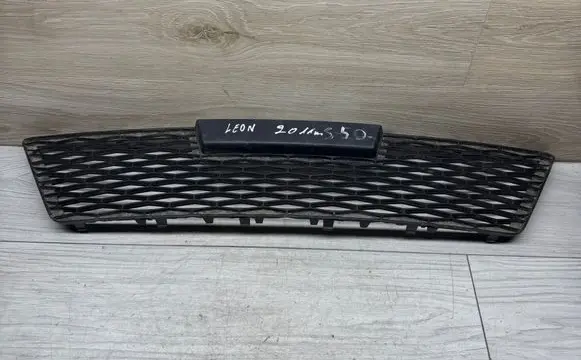 Seat Leon (1P) Front grill 1P0853667C 14884SG4