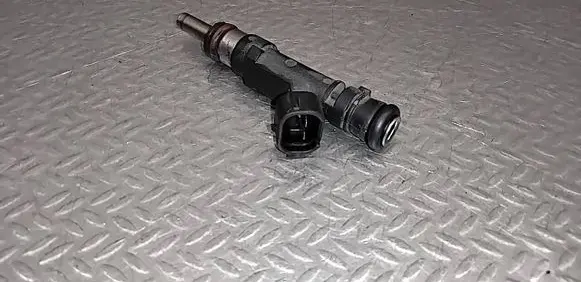 Audi A6 S6 C6 4F Fuel injector 0280158053 06E133551