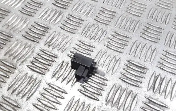 Toyota Avensis T250 Brake pedal sensor switch CV581 582F