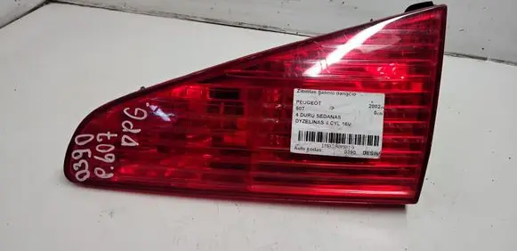 Peugeot 607 Tailgate rear/tail lights