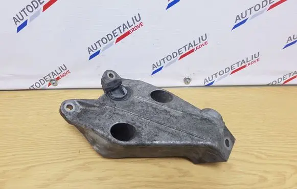 BMW 5 F10 F11 Engine mounting bracket 6781227 22116781227