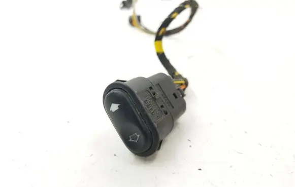 Ford Mondeo MK II Electric window control switch 15B679AA