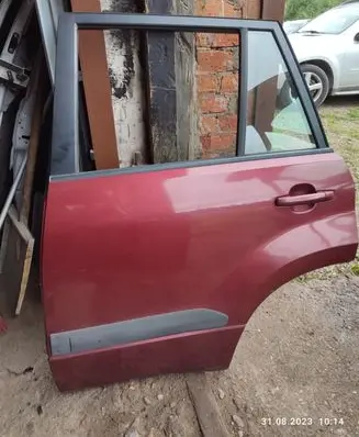 Suzuki Grand Vitara II Rear door