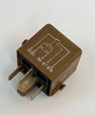 Volkswagen Golf IV Other relay V23134n59x109 3129 V23134N59X109