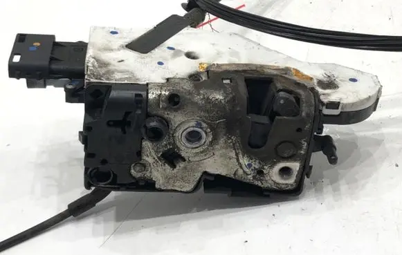 Peugeot 207 Front door lock 24097816