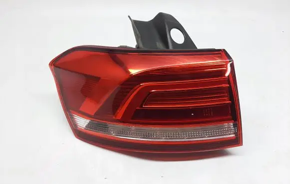 Volkswagen PASSAT B8 Rear/tail lights 3G9945311