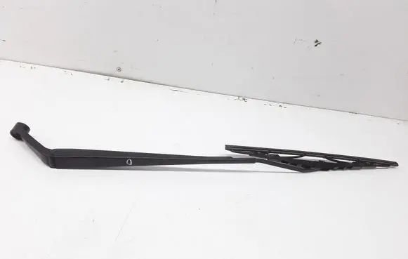 Toyota Avensis T250 Front wiper blade arm