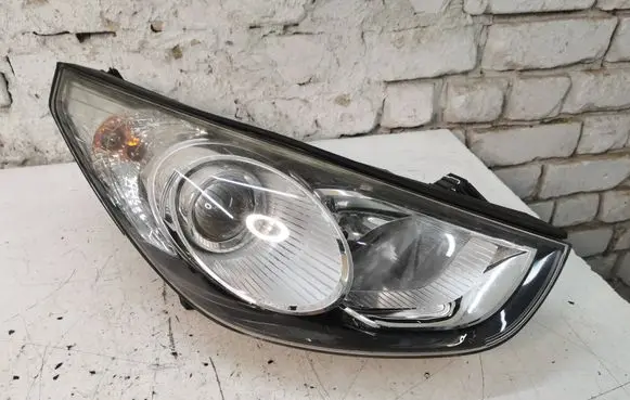 Hyundai ix35 Headlight/headlamp 921022Y