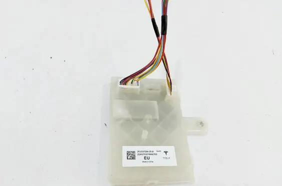 Tesla Model Y Battery control module 153726420B