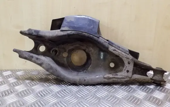 Toyota Avensis T270 Rear upper control arm/wishbone