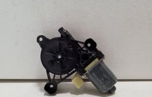 Audi Q7 4M Front door window regulator motor 8W0959802 0130822704