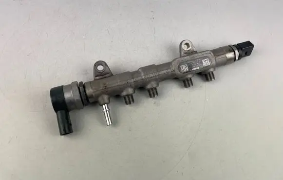Mini One - Cooper F56 F55 Fuel main line pipe 8511629