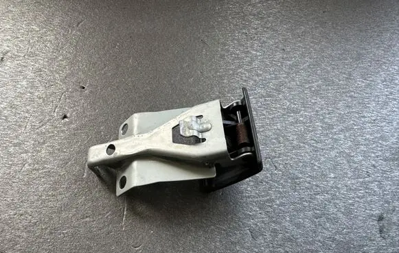 Nissan Patrol Y61 Engine bonnet (hood) release handle 656224P000