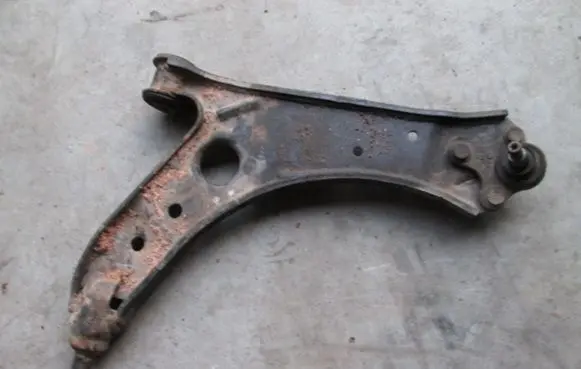 Volkswagen Golf V Front control arm