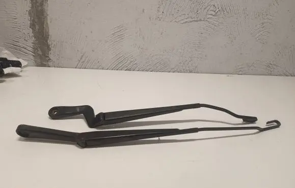 Skoda Fabia Mk1 (6Y) Front wiper blade arm 6Y1955410