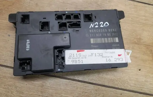 Mercedes-Benz E W211 Door control unit/module 2118201685 355556