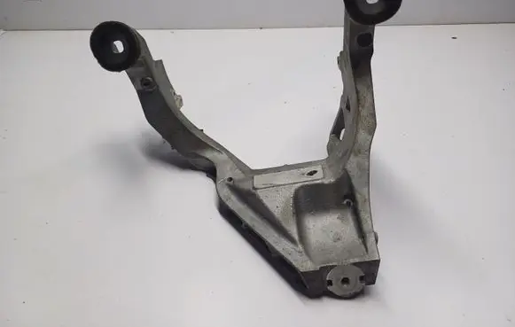 BMW 5 F10 F11 Steering rack mounting bracket 6140831