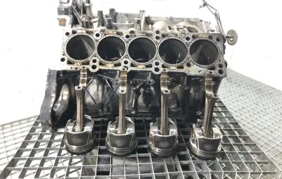 Volkswagen Touareg I Engine block AYH