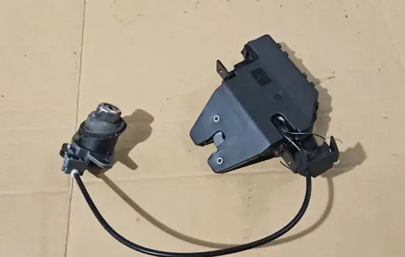 BMW 3 E46 Loading door lock 51247840617