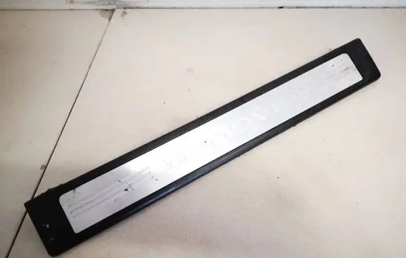 Jaguar XF Front sill trim cover 8x2313201a 8x23-13201-a